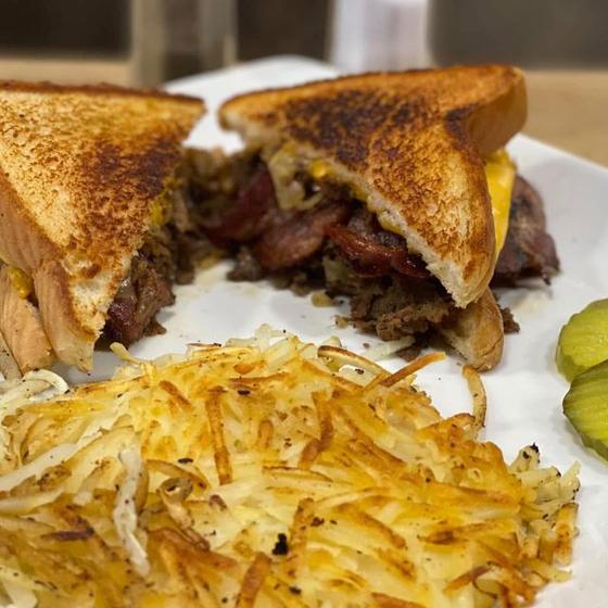 Cheesesteak melt with hashbrowns