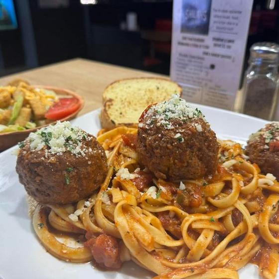 Spaghetti and meatballs